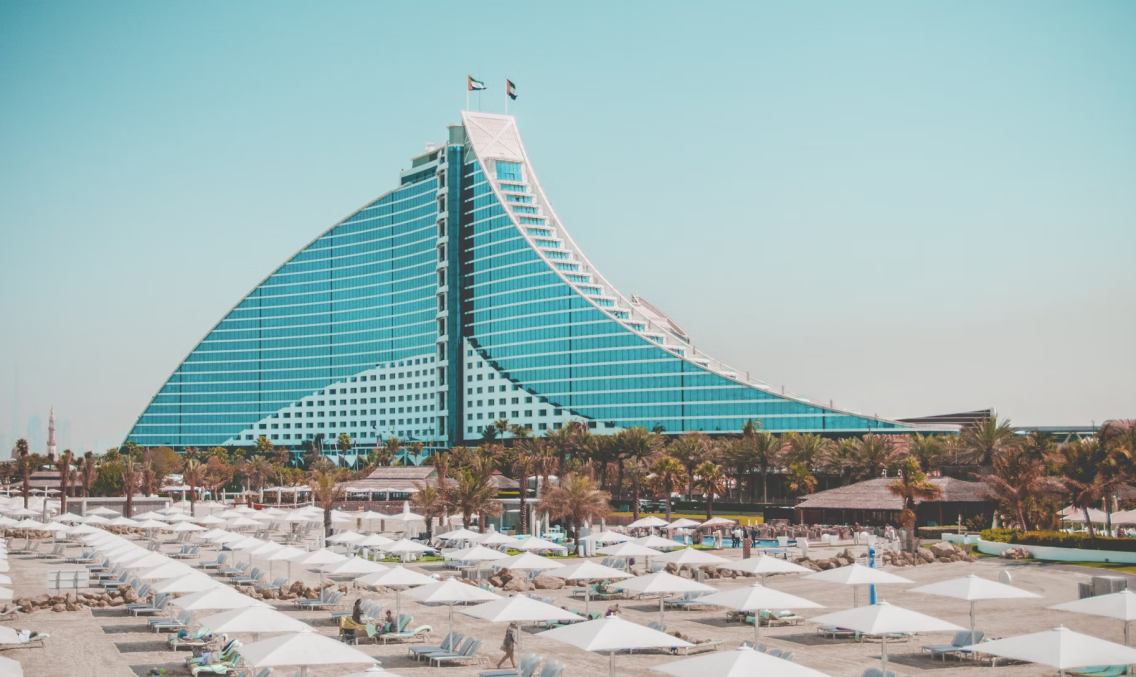 Какие страны предлагают выгодные условия для инвестиций в гостиничную недвижимость?